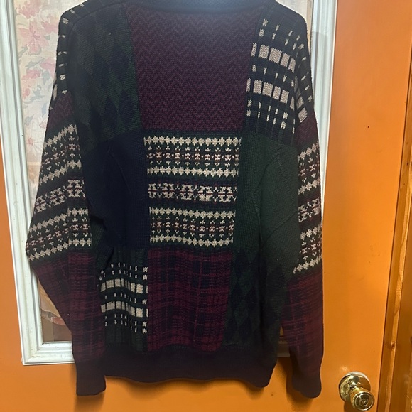 Men's Multicolor Patterned Sweater - Picture 4 of 4